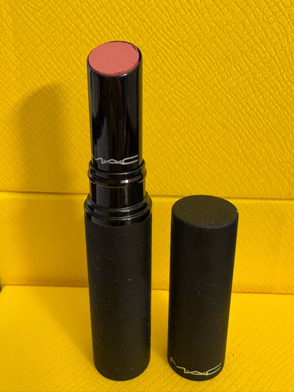 VINTAGE DISCONTINUED VERY RARE MAC Cosmetics Mattene Lipstick-40’s Pink